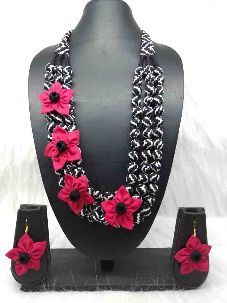 Black White Fabric Maroon Flower Set