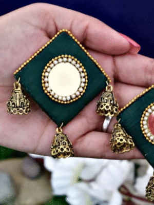 Cushion Green Golden Mirror Earrings