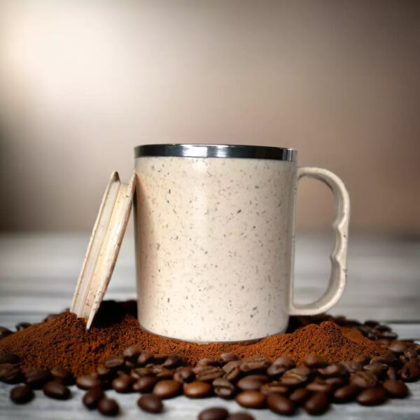 Eco mug made of wheat fibre and steel.