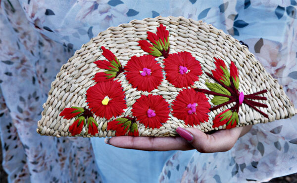 DSF8166 Kauna Grass Red Embroidered Clutch