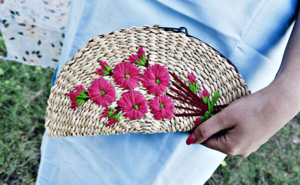 DSF8171 Kauna Grass Maroon/ Raani Embroidered Clutch