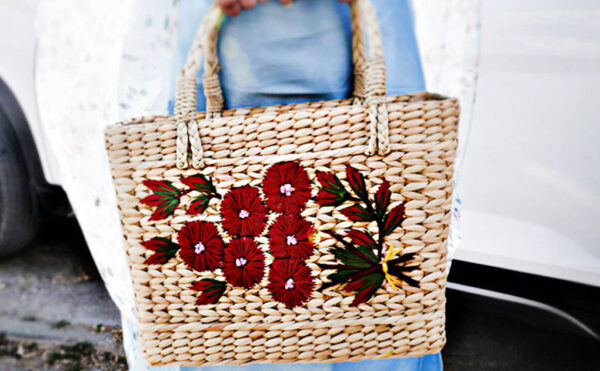 DSF8179-1 Kauna Grass Maroon Embroidered Square Bag
