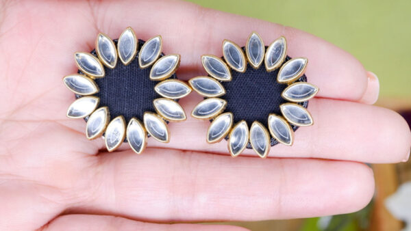 Earring21-d Black Kundan Stud