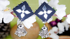 Black mirror jhumka