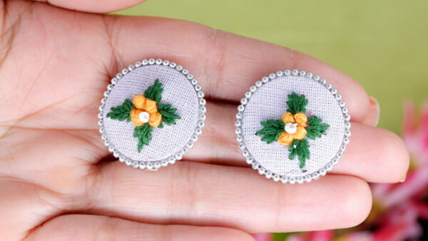 Earrings10-a Saffron Stud
