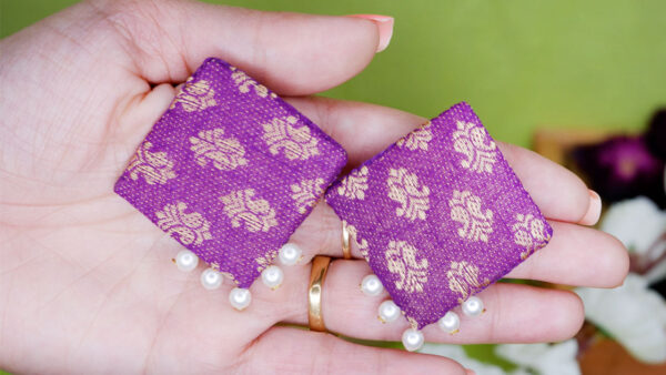 Earrings16-a Violet Stud