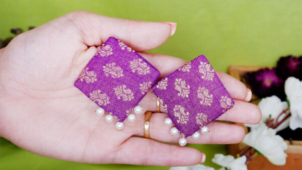 Earrings16-c Violet Stud