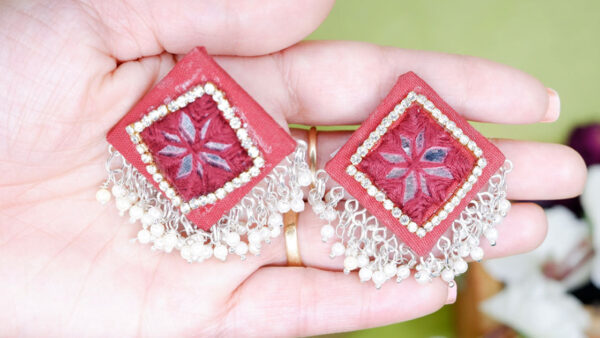 Earrings17-a Maroon mirror loreal stud