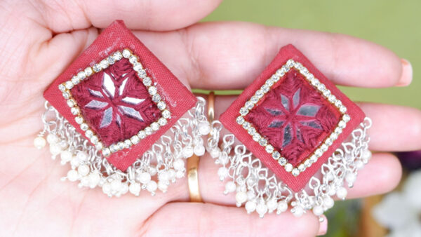 Earrings17-b Maroon mirror loreal stud