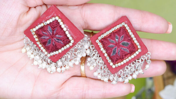 Earrings17-d Maroon mirror loreal stud