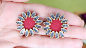 Red Kundan Stud