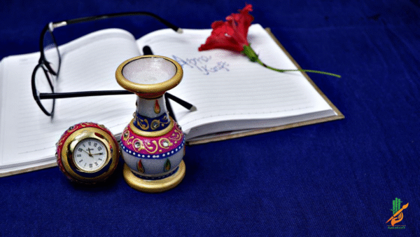 Marble Painted Standing Table Watch