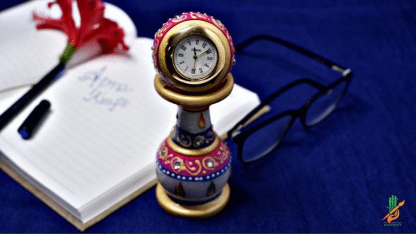 Marble Painted Standing Table Watch