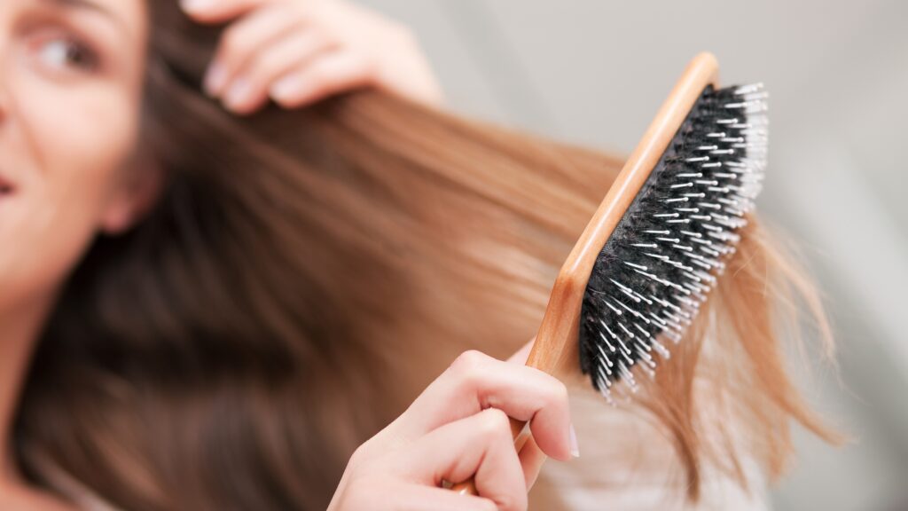 7 Reasons to Choose a Wooden Hair Brush
